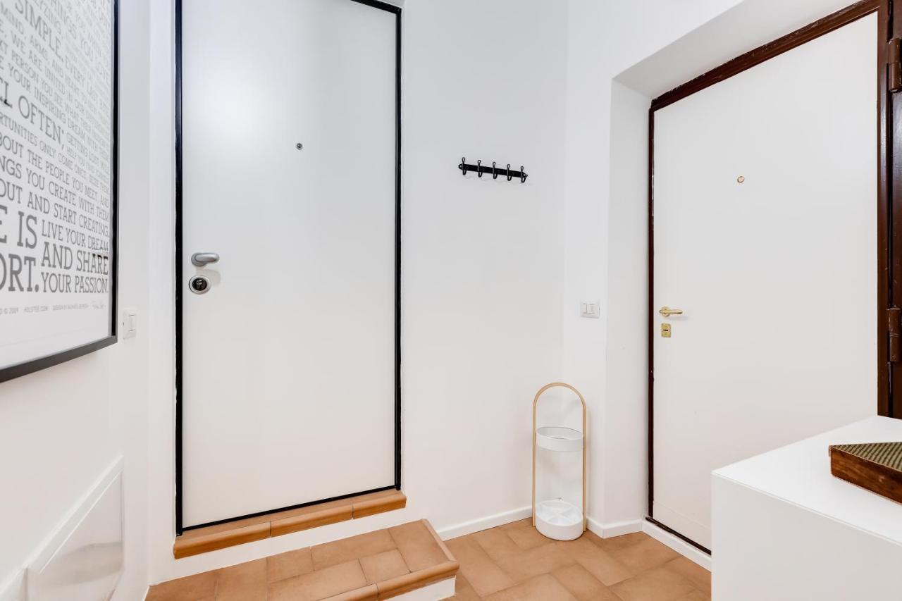 Lovely And Modern Flat Near The Colosseum Rome Exterior photo